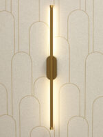 Linear Luxe LED Golden Wall Light - Image 3